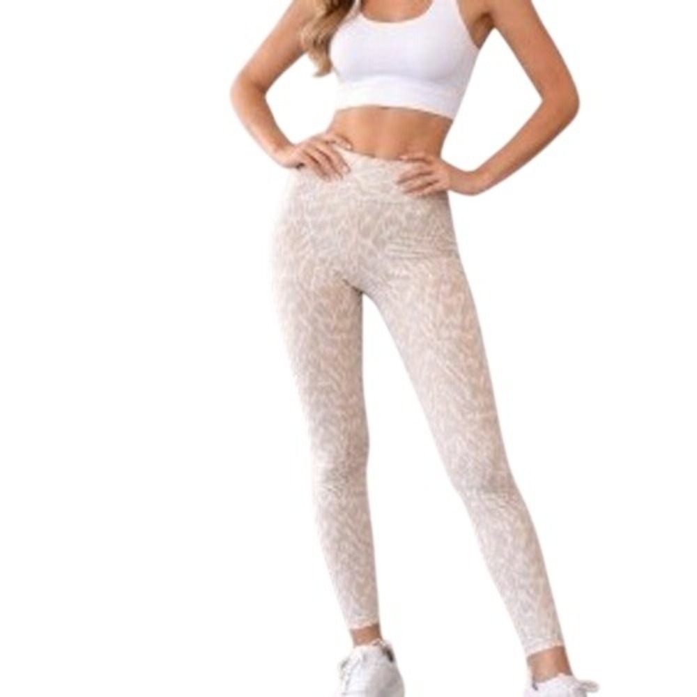 OFFLINE by Aerie Women's Tan White Ribbed High Rise 7/8 Leggings Size M